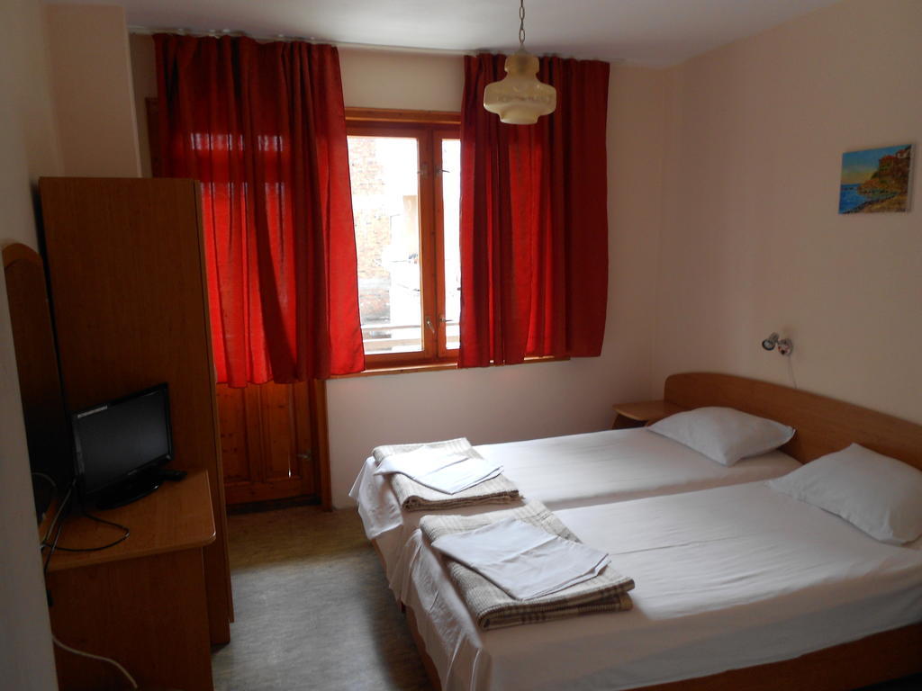 Nelly Guest House Sozopol Quarto foto