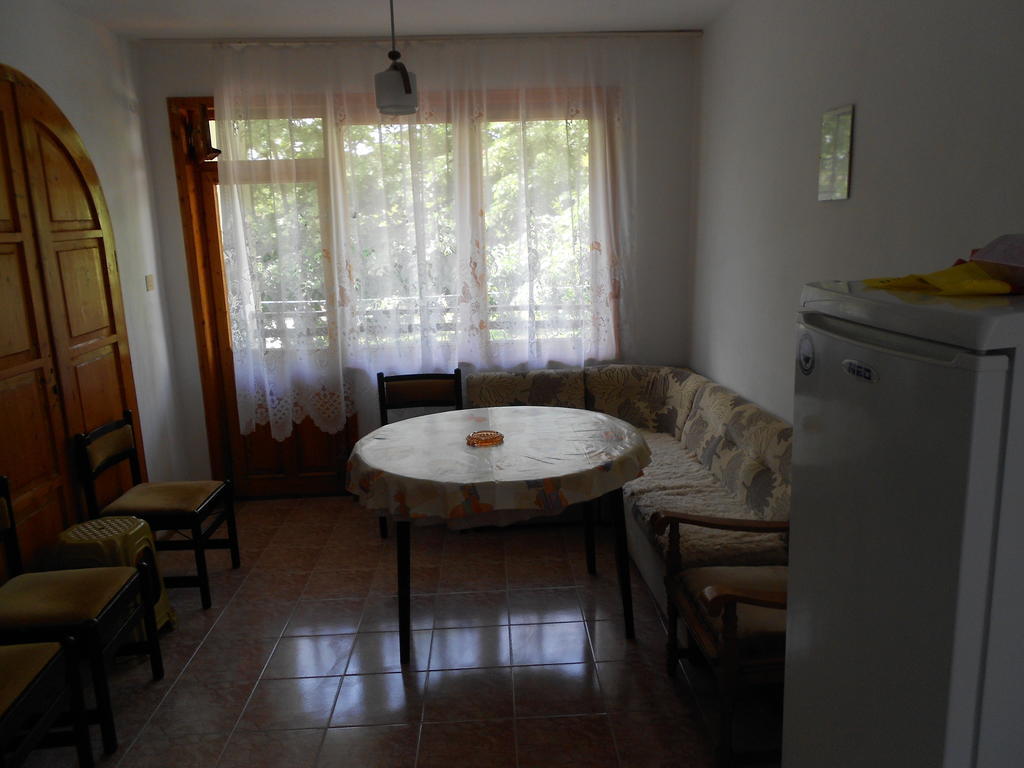 Nelly Guest House Sozopol Quarto foto